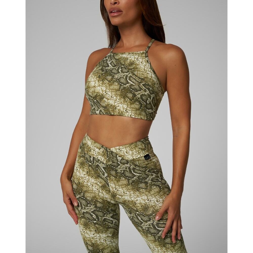 Lici Criss Cross Crop Top & V-Cut Scrunch Legging Set in Abundance Print, Small